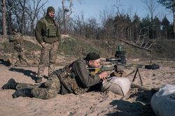 Washington Post tiết lộ hai khó khăn lớn của Ukraine trong cuộc phản công mùa xuân