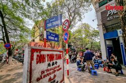 Hà Nội: 'Hô biến' khu tập thể dục ngoài trời thành nơi kinh doanh, buôn bán