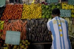 Tỷ lệ lạm phát tại Argentina lần đầu vượt 100% sau hơn 30 năm