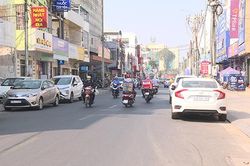 Trung tâm TP.Biên Hòa 'ngộp' vì xe đậu kín đường