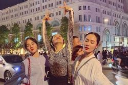 Chân dung người mẹ hiện đại, chịu ăn diện, chịu hưởng thụ của Phương Linh - Phương Ly