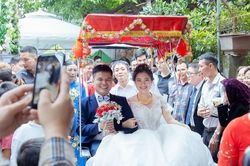 Không phải vật vã rước dâu, sợ xa bố mẹ khi lấy 'anh hàng xóm'