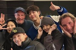 Fan Blackpink bối rối trước ảnh Jennie, Lisa, Taeyang, Park Bo Gum và sao Hollywood tụ họp