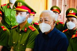 Cựu Tổng Giám đốc Ngân hàng Đông Á Trần Phương Bình xin giảm nhẹ tội cho cấp dưới