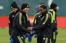 Casemiro cười tươi trước khi MU tái đấu Real Betis