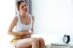 Dấu hiệu khi ăn cảnh báo ung thư buồng trứng
