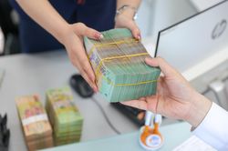 Lãi suất điều hành giảm: Kỳ vọng thị trường vốn được khơi thông