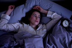 Điều bạn cần biết về bệnh mất ngủ mãn tinh