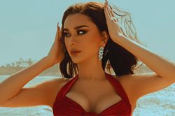 Lâm Khánh Chi xả ảnh bikini đầy nóng bỏng, muốn 'ngã vào lòng đại gia'
