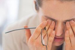 Đau nhức mắt phải làm sao?