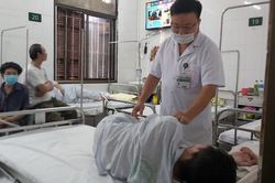 Người trẻ mệt mỏi vì 'gồng gánh' kỳ vọng từ gia đình