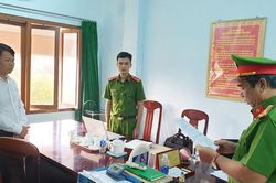 Phú Yên: Bắt 4 đối tượng 'thu phí' để bỏ lỗi cho hàng loạt xe đăng kiểm