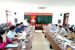 Tìm giải pháp tháo gỡ khó khăn để phát triển giáo dục