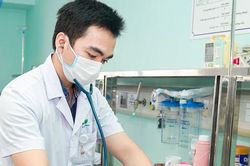 Gia tăng trẻ nhiễm virus hợp bào hô hấp, bác sĩ hướng dẫn cách phòng bệnh