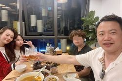 Ảnh hiếm hoi Shark Bình cho 2 con hội ngộ cùng Phương Oanh, netizen không thôi cà khịa: Xem được bao lâu