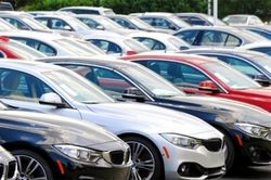 Các hãng xe nhập khẩu ô tô đề xuất áp dụng chung giảm 50% lệ phí trước bạ