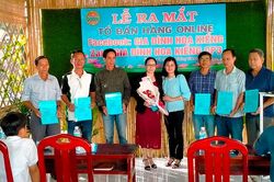 Ra mắt Tổ bán hàng online 'Gia đình hoa kiểng'