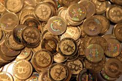 Giá Bitcoin vọt tăng