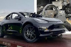 Tesla Model 3 bốc cháy khi vừa rời khỏi xưởng sửa chữa