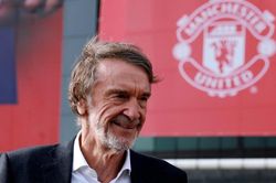 Tin bóng đá MU 18/3: Vụ MU đổi chủ có diễn biến mới, thông báo thời điểm Eriksen trở lại