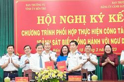 Cảnh sát biển Việt Nam đồng hành với ngư dân Bến Tre