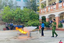 Tuyên truyền về phòng cháy, chữa cháy cho 1.000 học sinh, giáo viên