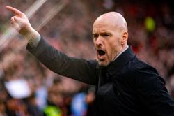 Tin nóng bóng đá sáng 19/3: HLV Ten Hag được MU 'thưởng', PSG bạo chi cho sao Napoli