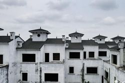Hoang lạnh trong khu biệt thự 'ma' ở Hà Nội, xôn xao thương vụ tỷ đô