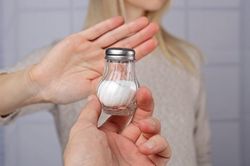 Điều gì sẽ xảy ra nếu bạn ngừng ăn muối?