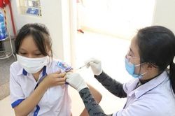 Đã đến lúc chuyển Covid-19 thành bệnh lưu hành?