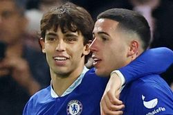 Chelsea mất điểm trước Everton và Potter trở lại mặt đất