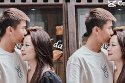 Phan Văn Đức đăng ảnh tình tứ với bà xã, hóa ra là để 'chữa cháy'