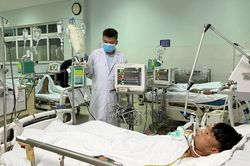 Ngộ độc cá chép muối ủ chua: 'Thủ phạm' Botulinum nguy hiểm sao?