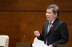 Viện trưởng Lê Minh Trí: Cán bộ rất khó khăn nếu tự sống bằng lương