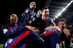 Khuất phục Real Madrid, Barca tiến sát ngôi vô địch La Liga