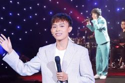 Từng bị chê bai vì giọng hát, khán giả phản ứng thế nào trước sân khấu mới của Hồ Văn Cường?