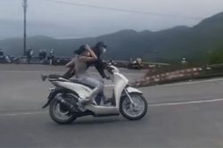 Thông tin 'bất ngờ' về đôi nam nữ đi SH 'làm xiếc' trên đèo Hải Vân