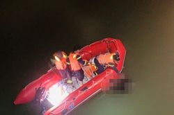 Vớt nạn nhân đuối nước trong hồ Hao Hao