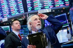 Ngân hàng Thụy Sĩ Credit Suisse được giải cứu, giới đầu tư thở phào nhẹ nhõm