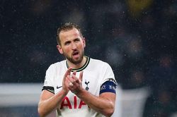Tottenham hét giá bán Harry Kane cho MU