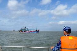 Bắt giữ tàu chở 60 nghìn lít dầu DO không rõ nguồn gốc