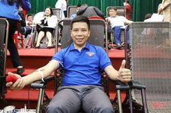 'Vui khi giọt máu của mình có thể duy trì sự sống cho người bệnh'
