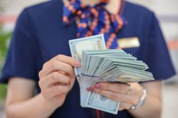 Sụp đổ ngân hàng Mỹ: Cơ hội tăng dự trữ ngoại hối, giảm lãi suất