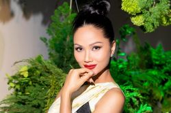 H'Hen Niê lí giải nguyên nhân luôn tràn đầy sức sống dù tất bật 'chạy show'