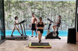 Thừa hưởng gen của bố mẹ: 2 cô con gái nhà Bình Minh chân dài như 'siêu mẫu'