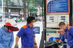 Giá xăng giảm mỗi lít 780 đồng từ 15h hôm nay