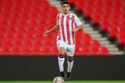Triệu tập 'máy chạy' từng sút tung lưới U18 Liverpool, U23 Iraq mang tới bài toán khó cho HLV Troussier