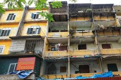 Hà Nội đẩy nhanh tiến độ di dời dân tại các chung cư cũ nguy hiểm