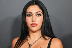 Lourdes Leon - con gái Madonna tuyên bố 'chẳng là gì nếu không có gia đình'