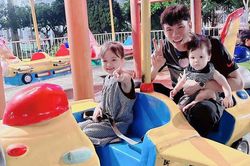 Quế Ngọc Hải yêu chiều con, được ca ngợi là ông bố 'vàng' trong làng cầu thủ
